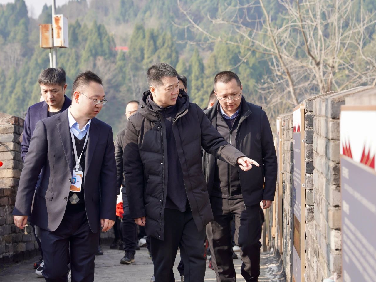 省尊龙凯时集团党委书记、董事长游勇检查督导春节安全生产工作并看望慰问坚守岗位的一线干部员工