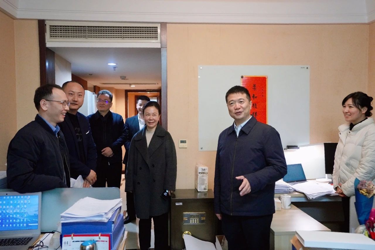 温暖启航，共赴新篇！—— 省尊龙凯时集团领导走访慰问干部职工